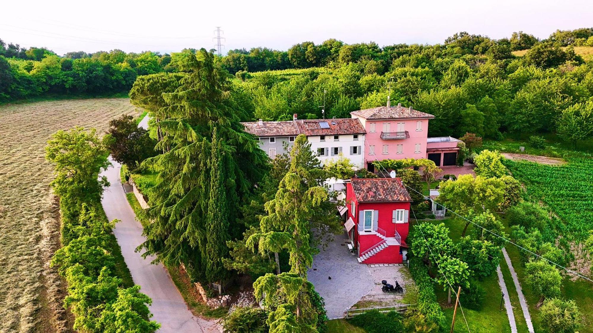 Villa Pille Monzambano Exteriör bild